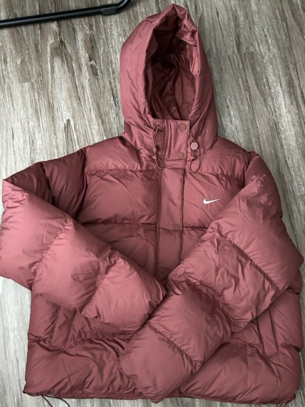 Nike puffer coat women’s medium brand new